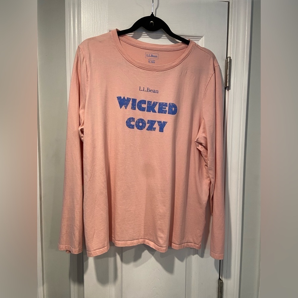 L.L. Bean Size XL Long Sleeve Crew Neck Tee Short Wicked Cozy Graphic Print